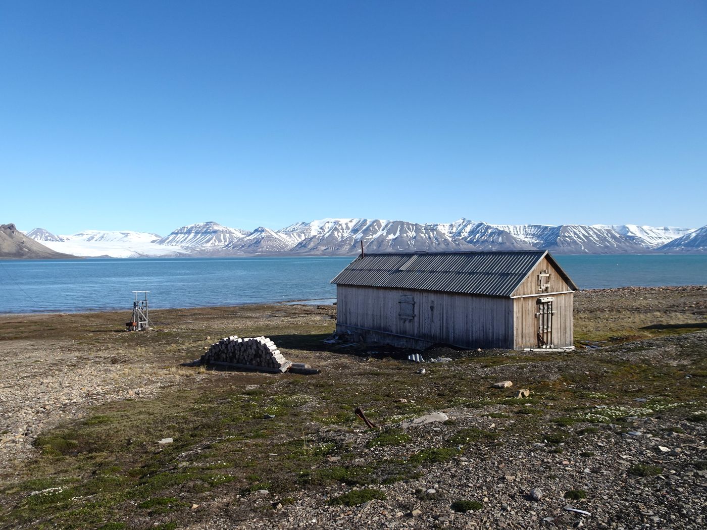 Old russian hut in Petuniabukta