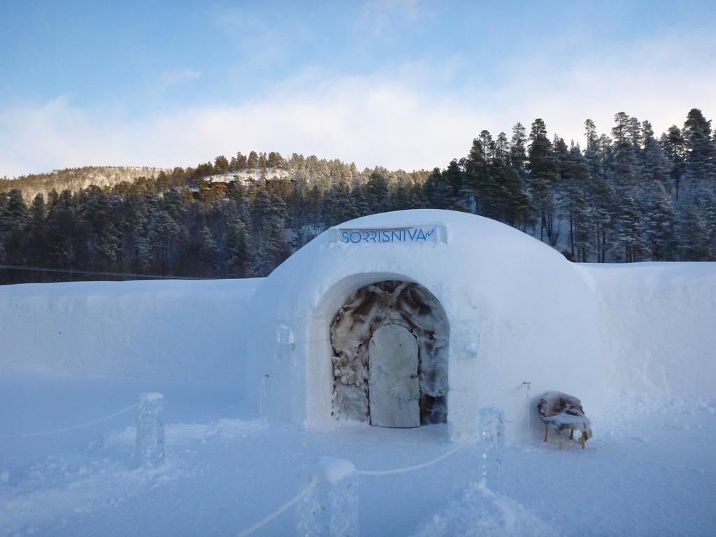 Sorrisniva igloo hotel