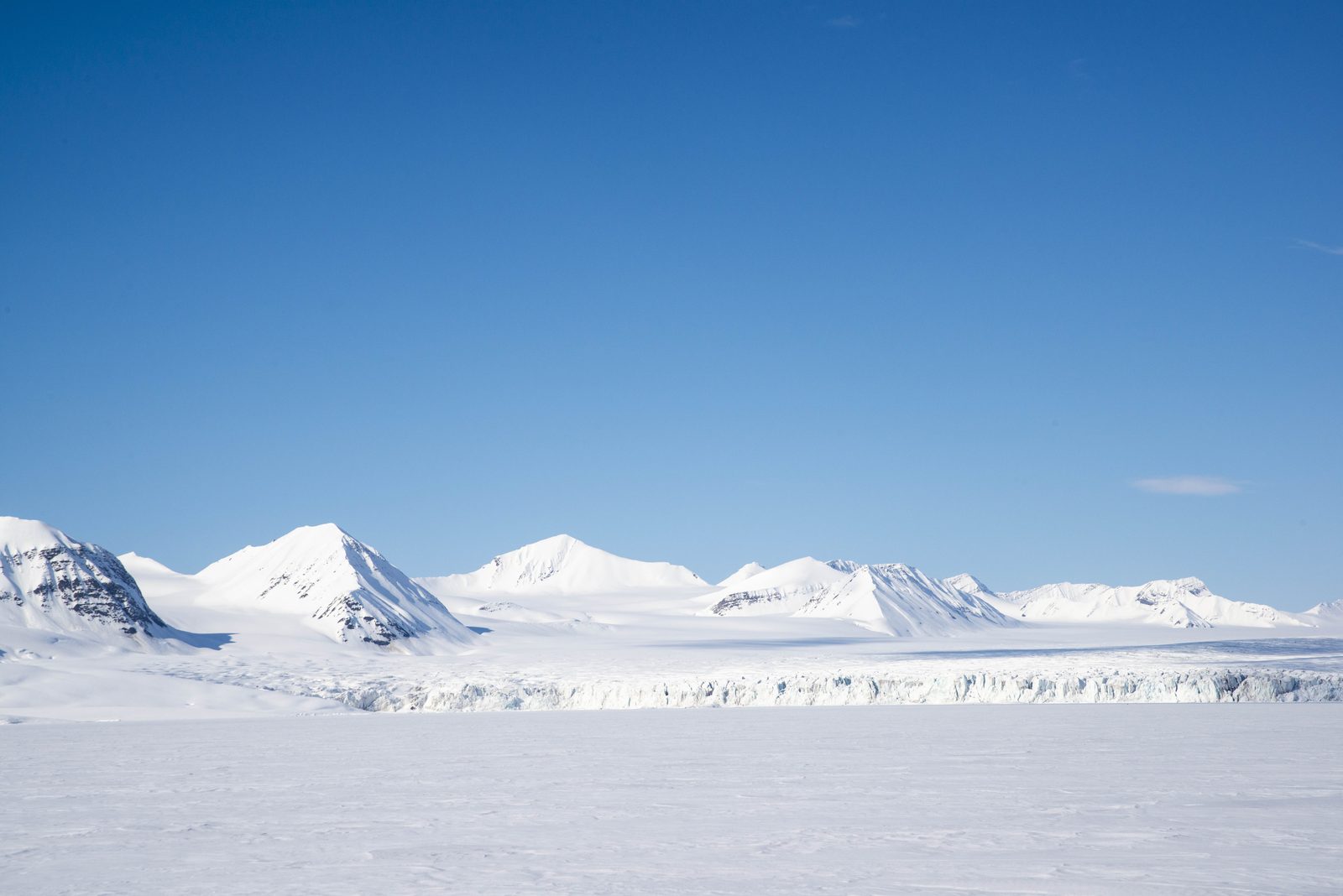 Mountains to the horizon