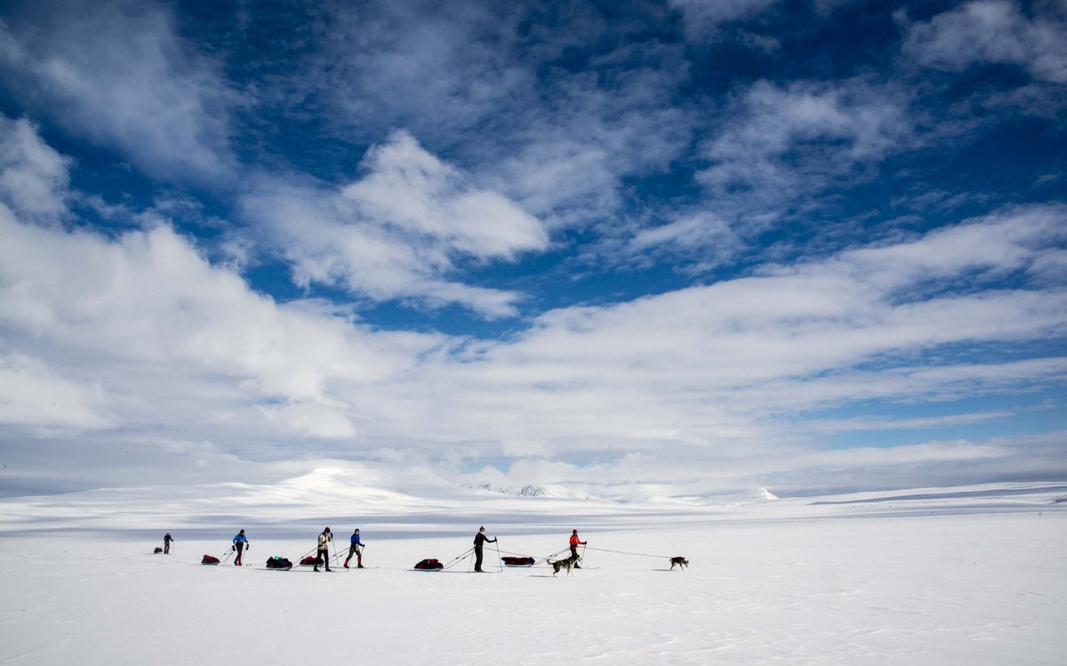 Spitsbergen Spring Skiing Expedition at 78° North — Midnight sun on the glacier