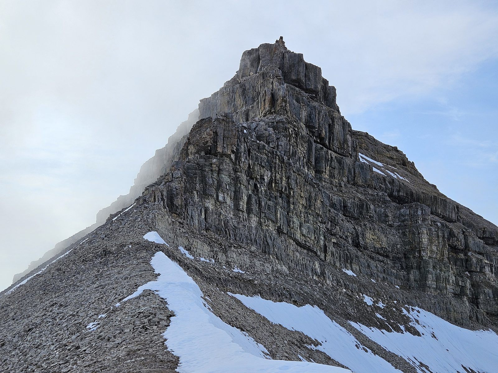 Pyramiden mountain